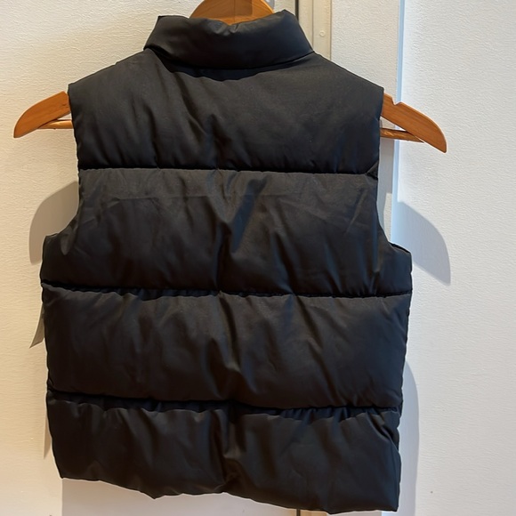 NWT Old Navy Kids Black Quilted Puffer Vest (Size: 6-7) - Picture 4 of 6